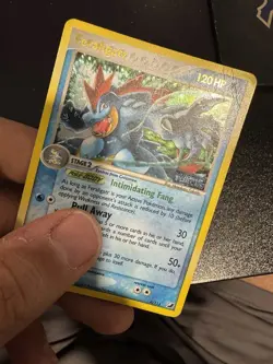 Feraligatr Unseen Forces Holo Card 2005 4/115 Series Stamped (Creased) MP - Image 4