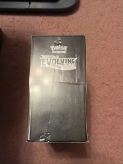 Pokemon TCG Sword & Shield Evolving Skies Elite Trainer Box ETB New/SEALED - Image 4