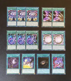 Yugioh! Tournament Ready Yugi Muto Dark Magician Deck! + Blue eyes Deck - Image 3
