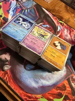 Pokemon TCG surging Sparks BULK LOT 600ish Cards BULK HOLOS AND COMMONS - Image 3