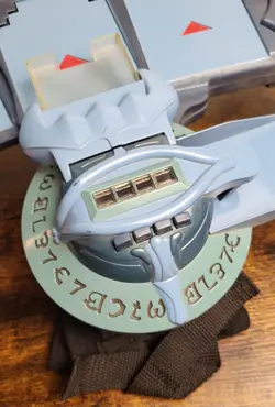 Yu-Gi-Oh Electronic Duel Disk Chaos Card Launcher Vintage 1996 - Image 3