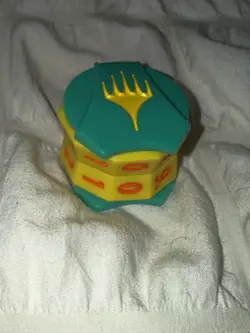 MTG Final Fantasy Chocobo Empty Bundle Box, 32 Land Cards & Counter - Image 3