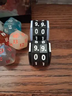 Lot of 20+ MTG Spindown D20 Dice Various Sets, Plus 2 Counters And Box Included - Image 5