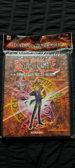 Yu-Gi-Oh Konami Binder Trading Duelist Card Portfolio. Yugi/Dark Magician Cover - Image 1