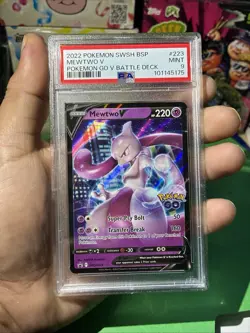 2022 POKEMON SWSH BLACK STAR PROMO POKEMON GO V BATTLE DECK #223 MEWTWO V PSA 9 - Image 4