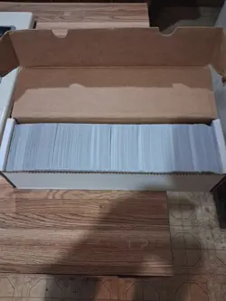 Magic: The Gathering - 1,000 Card Lot - New Open Box - Estate Collection - White - Image 1