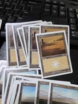 Lot Of 33 Plains Basic Land 7th Edition Magic: The Gathering MTG - Image 4