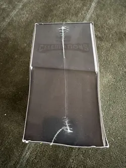 *NEW* Sealed Pokemon TCG 25th Anniversary Celebrations Elite Trainer Box 820650809439 - Image 4