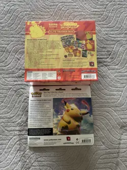 Pokemon TCG: Sword & Shield-Vivid Voltage Elite Trainer Box & 3 pack blister 820650807688 - Image 2