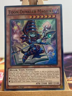 Toon-Dunkler Magier TDIL-DE032 Super Rare Deutsch NM YUGIOH - Image 1