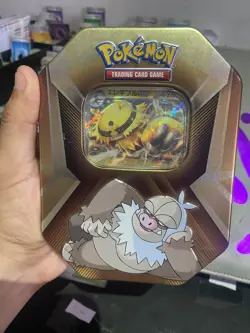 Pokemon TCG binder Bundle (random card lot) (includes holofoil & rare cards - Image 2