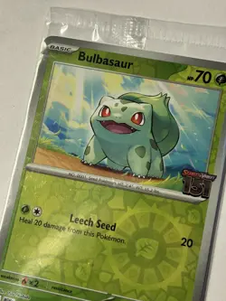 Bulbasaur (001/165 Pokemon, Scarlet & Violet 151 Stamped Best Buy Promo) Sealed. - Image 3