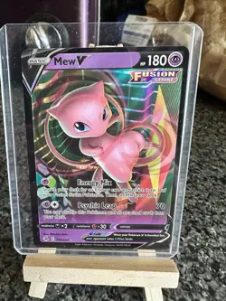 Pokemon Mew v Fusion Strike TCG Card Holo Ultra Rare 113/264 - Image 1