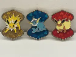 Pokemon Eeveelution VMAX Premium Collection 3 Pin Set Flareon Vaporeon Jolteon - Image 1