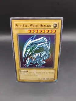 Yugioh! Blue-Eyes White Dragon - SDK-001 - Ultra Rare - Unlimited, light Play - Image 1