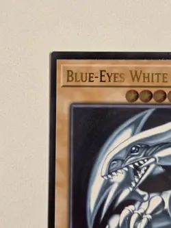 Blue-Eyes White Dragon (UTR) OP28-EN001 Ultimate Rare Yugioh Tournament Pack NM - Image 3