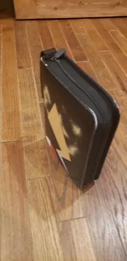 500+ Pokemon Card Bulk Lot with Protective Binder - Image 3