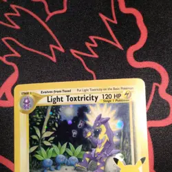 Light Toxtricity SWSH137 - Black star Promo -25th Celebrations - Pokemon TCG- NM - Image 3