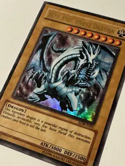 Yugioh Blue Eyes White Dragon LOB-001 Ultra Rare 1996 Original #2 - Image 2