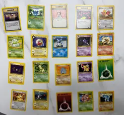 Lot of 20 Pokemon Cards Base Set including Bayleef 28/111 - Image 1