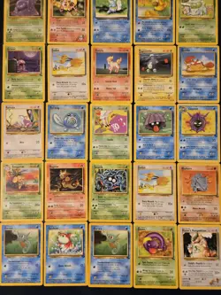 POKEMON TCG LOT OF 25 VINTAGE CARDS BASE SET, FOSSIL & MORE - Image 3