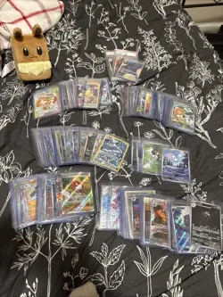 Pokemon TCG Bundle Assorted Card Selection - Image 1