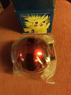 Pokemon Pikachu 23k Gold Plated Trading Card & Pokeball Burger King Sealed NIP - Image 4