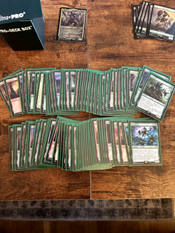 Magic the Gathering (MTG): Warhammer 40k Tyranid Swarm Commander Deck - Image 1