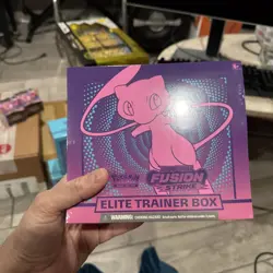 Pokemon TCG Sword & Shield Fusion Strike ETB Elite Trainer Box Sealed - Image 1