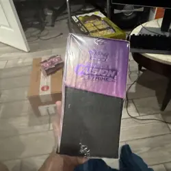Pokemon TCG Sword & Shield Fusion Strike ETB Elite Trainer Box Sealed - Image 2