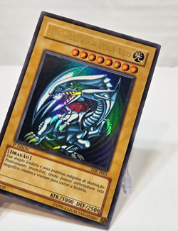 Portuguese Blue-Eyes White Dragon DIK-P001 Ultra Rare 1st Edition Yugioh 7931 - Image 4