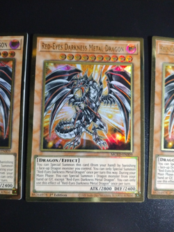3x Red-Eyes Darkness Metal Dragon MGED-EN009 Premium Gold Rare 1st Ed Very LP - Image 3