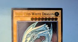 Yu-Gi-Oh Blue-Eyes White Dragon OP28-EN001 Ultimate Rare Very Lightly Played - Image 2