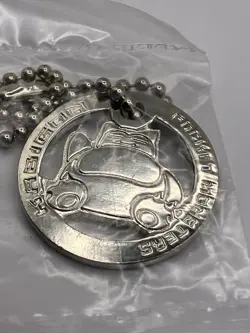 Snorlax! Pokemon VTG 1999 Pokemon Sealed Metal Keychain Coin Gachapon Banpresto - Image 1