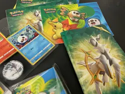 Pokemon TCG : Collector's Lunchbox Set with Rare Cards + more! - Image 2