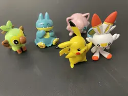 Pokemon TCG : Collector's Lunchbox Set with Rare Cards + more! - Image 4