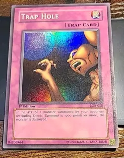 Trap Hole LOB-058 The Legend of Blue Eyes White Dragon 1st Edition Super Rare - Image 1