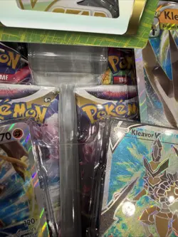 Pokemon Kleavor VStar Special Collection Box Factory Sealed - Image 3