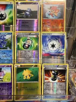Pokemon TCG MASSIVE HOLO Lot of Cards 2007-2012 MIXED CARDS NM - LOT 203 - Image 5