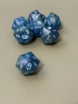 1x MTG Final Fantasy Gift Bundle Crystal Blue Oversized D20 Die Dice counter - Image 2