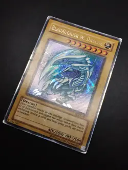 YUGIOH 2003 | BLUE-EYES WHITE DRAGON | SDK-G001 | GERMAN | GOOD (HEAVY PLAYED) - Image 3