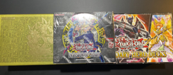 Yu-Gi-Oh Bundle of Sealed Products! Invasion of Chaos 25th! Legendary Hero Decks - Image 1