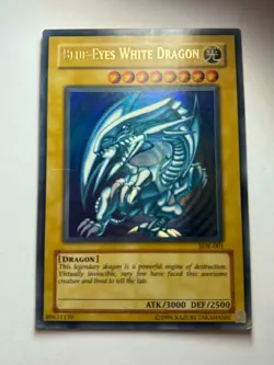Blue-Eyes White Dragon SDK-001 - Yu-Gi-Oh! Starter Deck Kaiba Unlimited DMG - Image 1