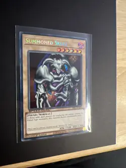 YUGIOH TCG SUMMONED SKULL SBC1-EN101 SECRET 1ST EDITION NM - Image 2