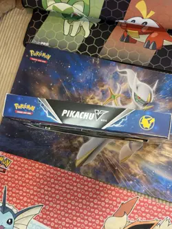 Pokemon TCG Pikachu V Box (2 Evolving Skies & 2 Brilliant Stars) Booster Packs - Image 3