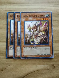 Yu-Gi-Oh! - Aussa The Earth Charmer 3X - Complete Playset - Image 1