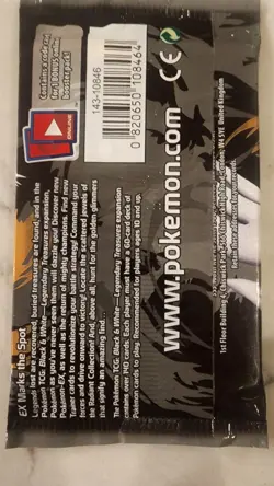 Pokemon Black & White Legendary Treasures Booster Pack NEW Reshiram Art Sealed - Image 2