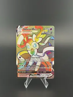 Pokemon TCG Sylveon VMAX Evolving Skies Holo Card 211/203 Secret Rare - Image 1