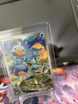 Ducklett 109/086 Pokemon TCG Scarlet & Violet White Flare Illustration Rare Card - Image 3