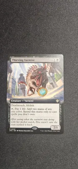 Thieving Varmint (Extended Art) Commander: Outlaws of Thunder Junction Regular - Image 1